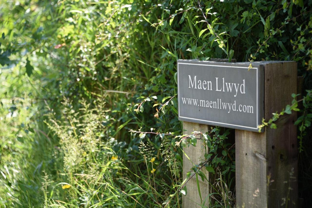 Maen Llwyd Villa Llanyre Exterior foto